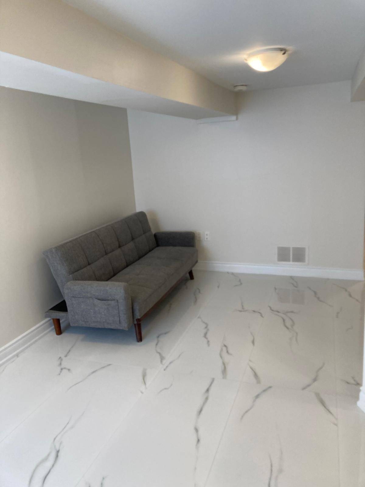 Brampton, ON L6Y 1H1,46 Corby CRES