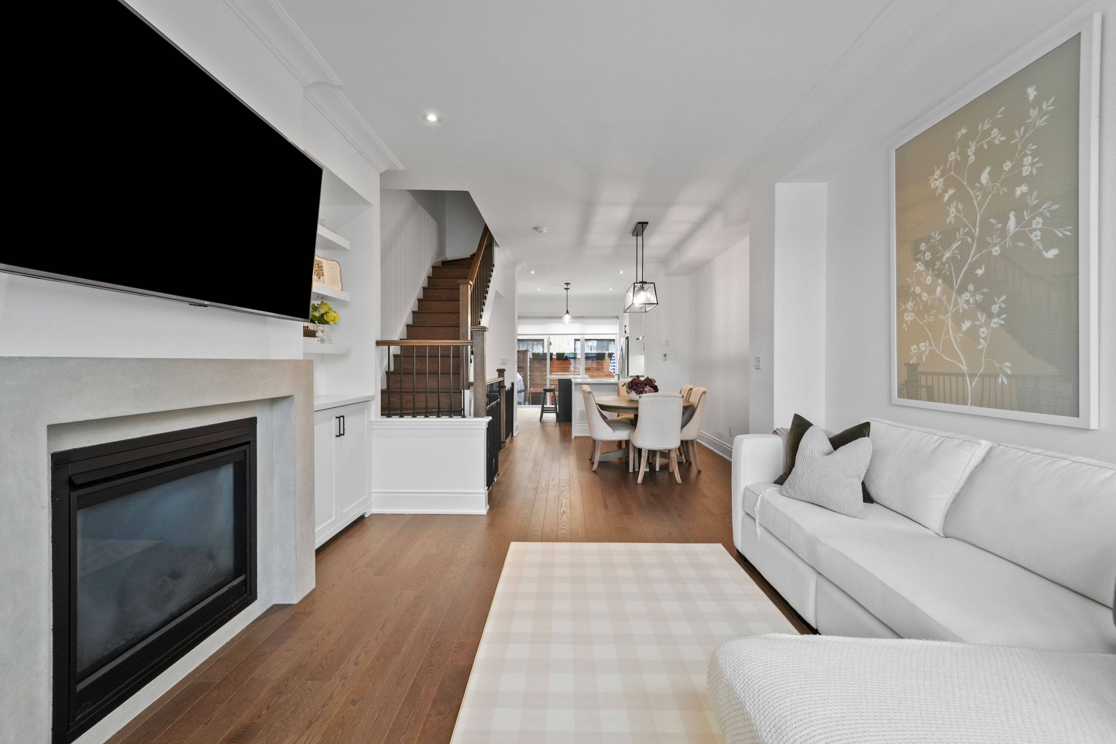 Oakville, ON L6H 0N3,2160 Trafalgar RD #2