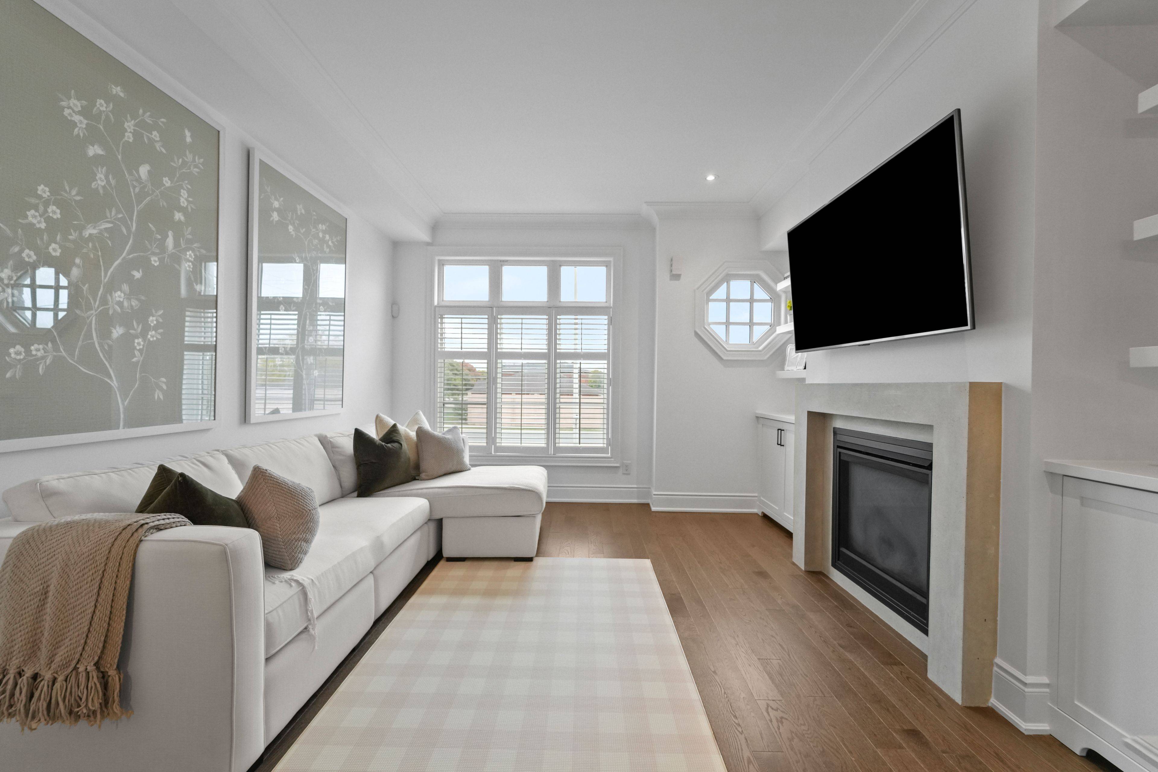 Oakville, ON L6H 0N3,2160 Trafalgar RD #2