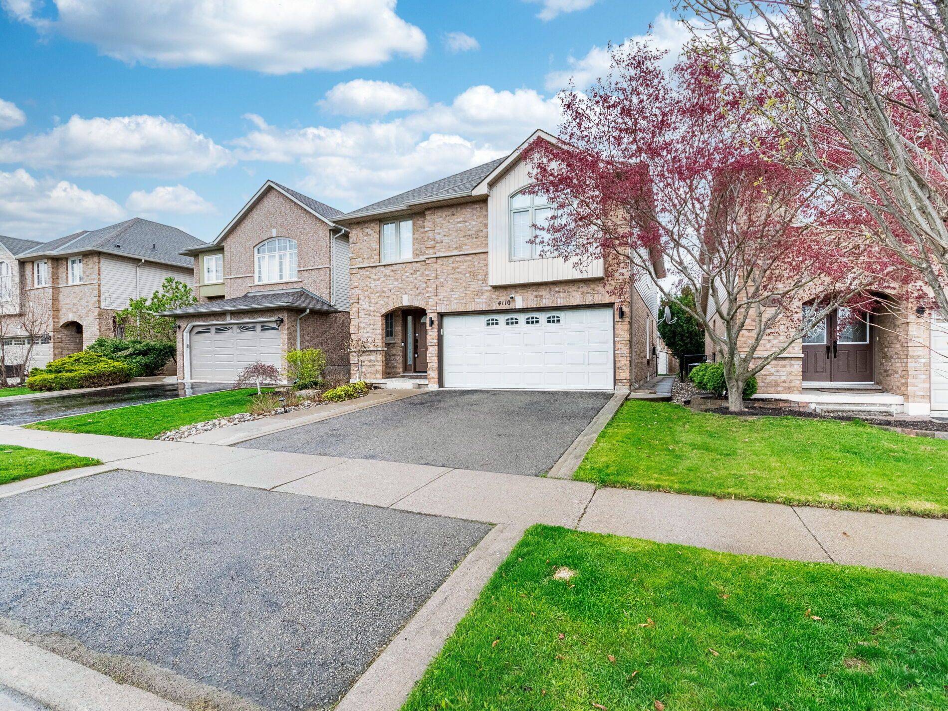 Burlington, ON L7M 4L7,4110 Forest Run AVE