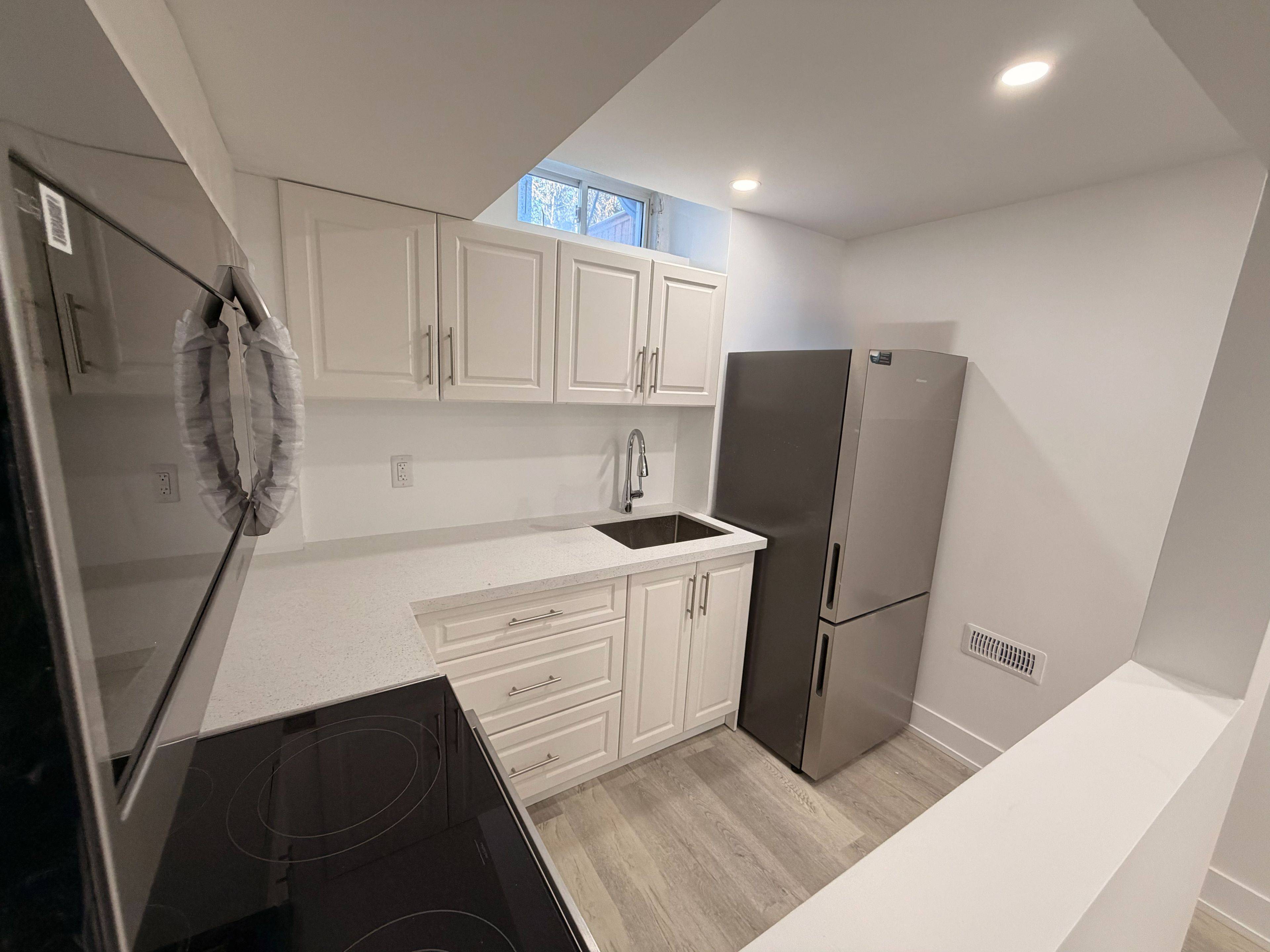 Oakville, ON L6M 3S4,2129 Glenfield RD #Bsmt