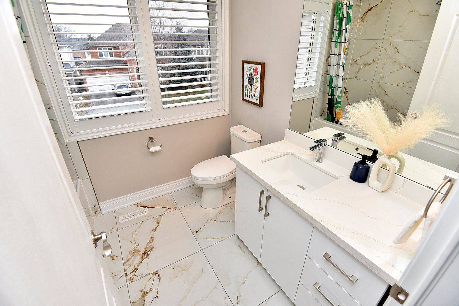 Burlington, ON L7L 6G7,5109 Blue Spruce AVE