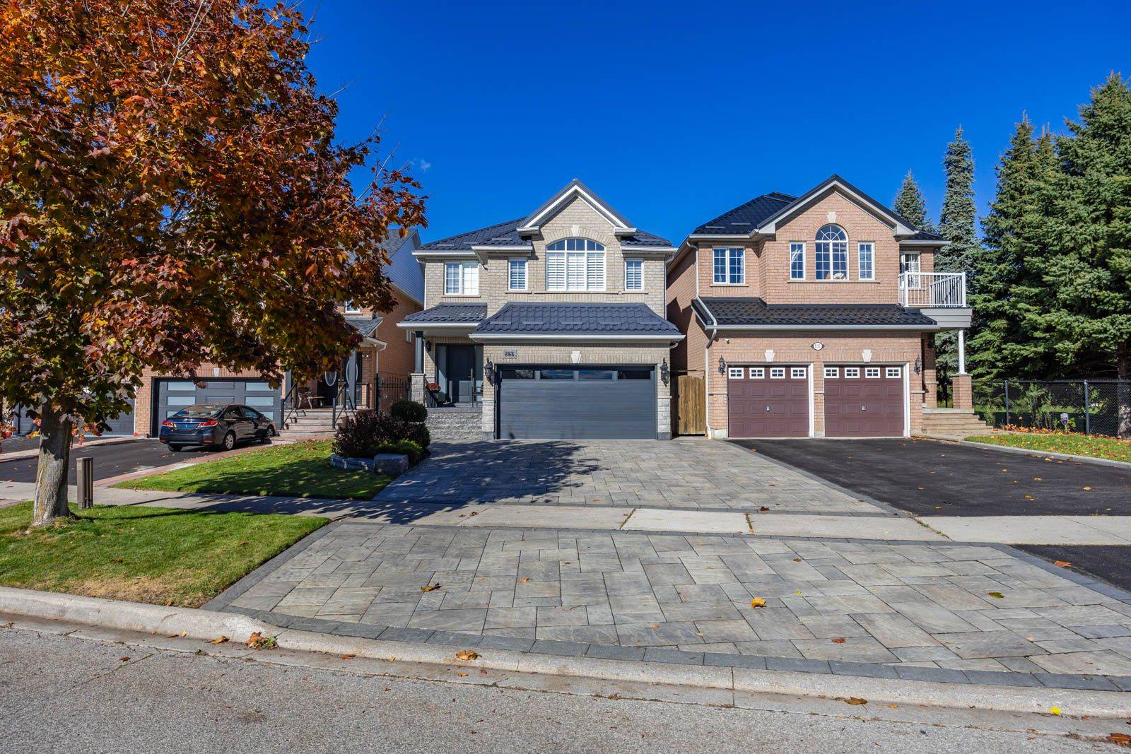 Mississauga, ON L5W 1K2,855 Knotty Pine GRV