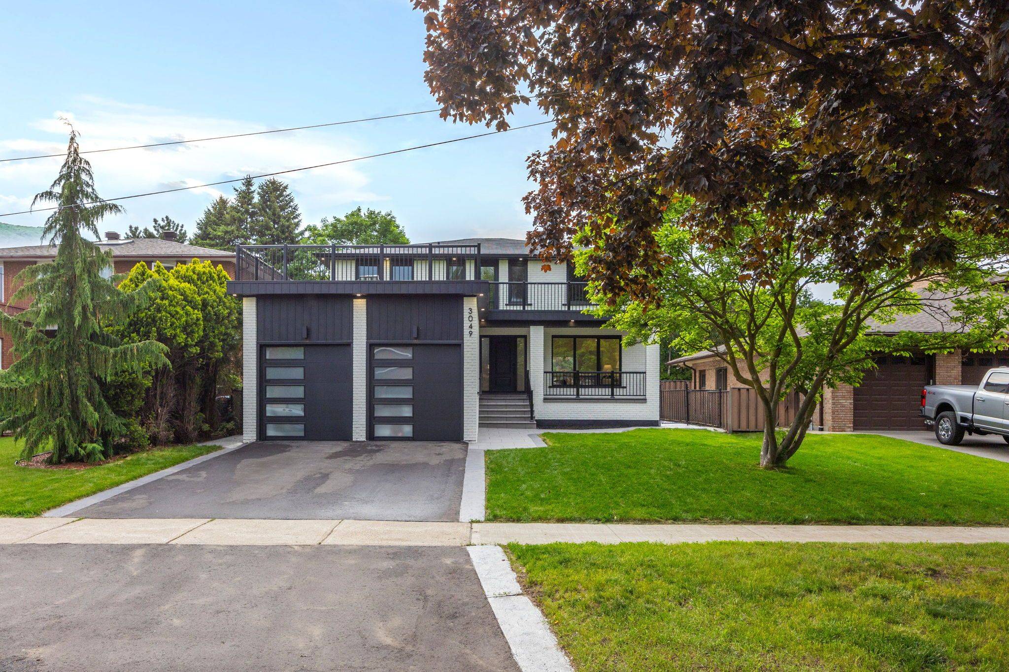 Mississauga, ON L4X 2V1,3049 Golden Orchard DR