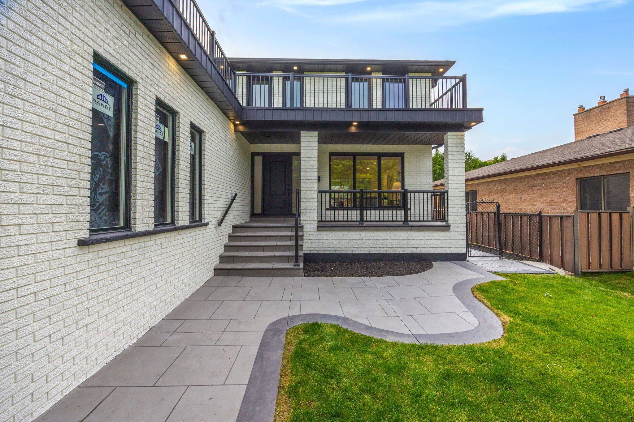 Mississauga, ON L4X 2V1,3049 Golden Orchard DR