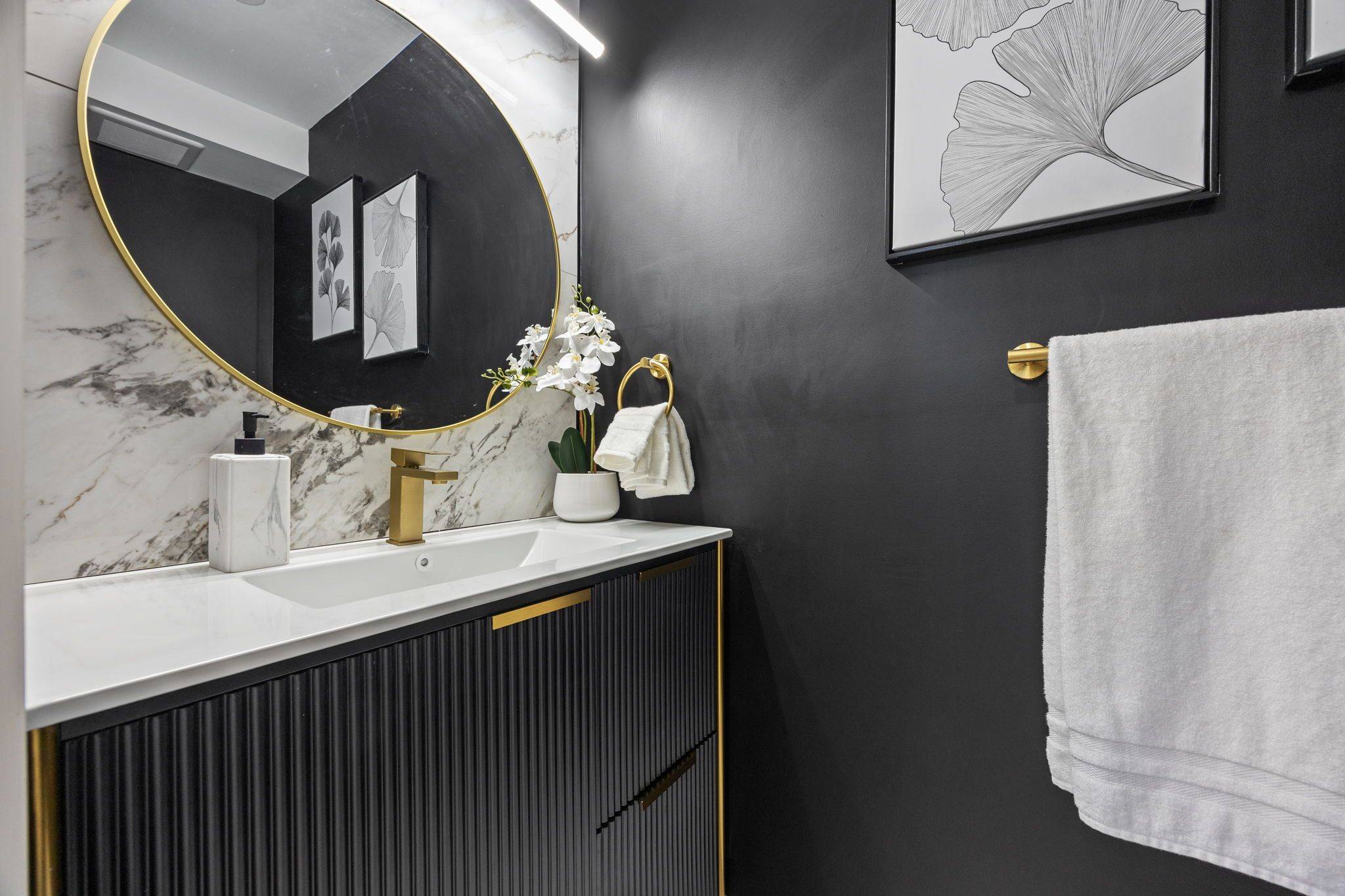 Mississauga, ON L4X 2V1,3049 Golden Orchard DR