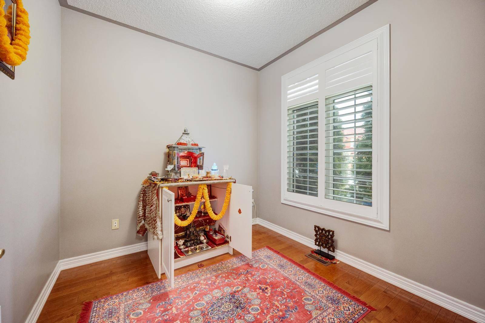 Brampton, ON L6P 2C2,44 Summershade ST #Main & Upper