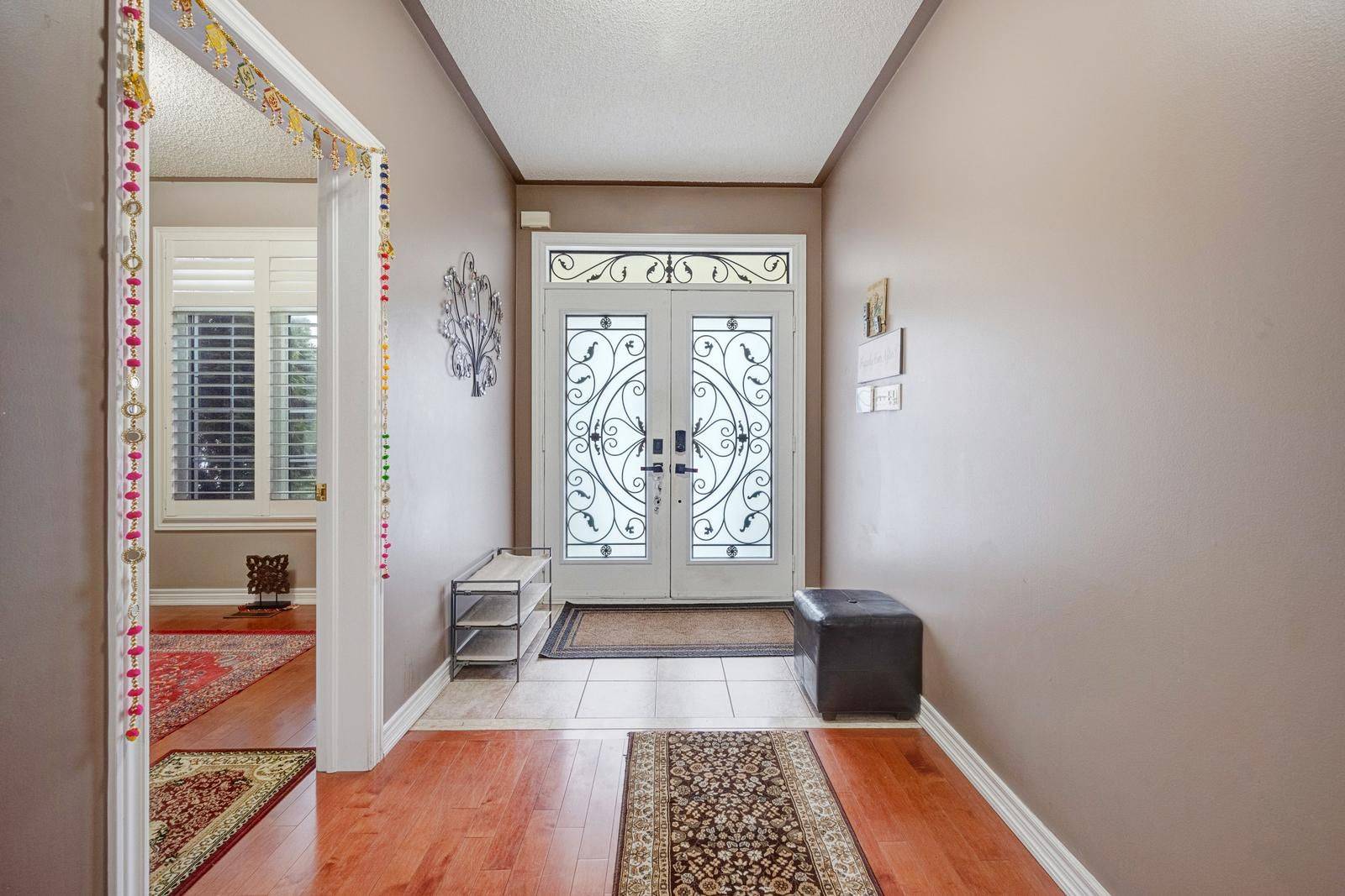 Brampton, ON L6P 2C2,44 Summershade ST #Main & Upper