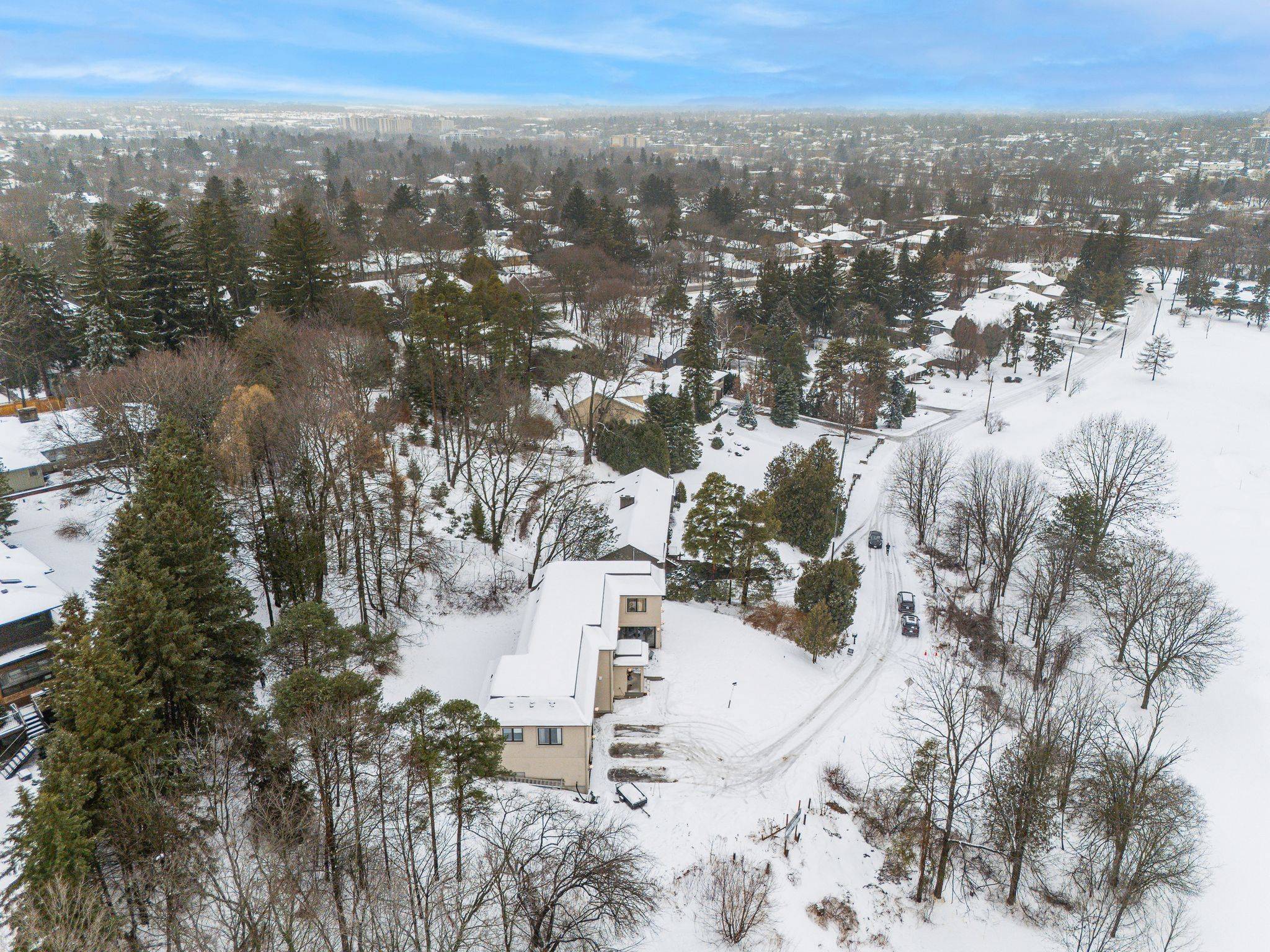 Guelph, ON N1G 1W8,27 Vardon DR