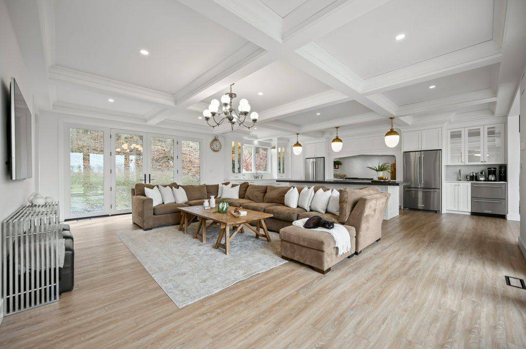 Guelph, ON N1G 1W8,27 Vardon DR