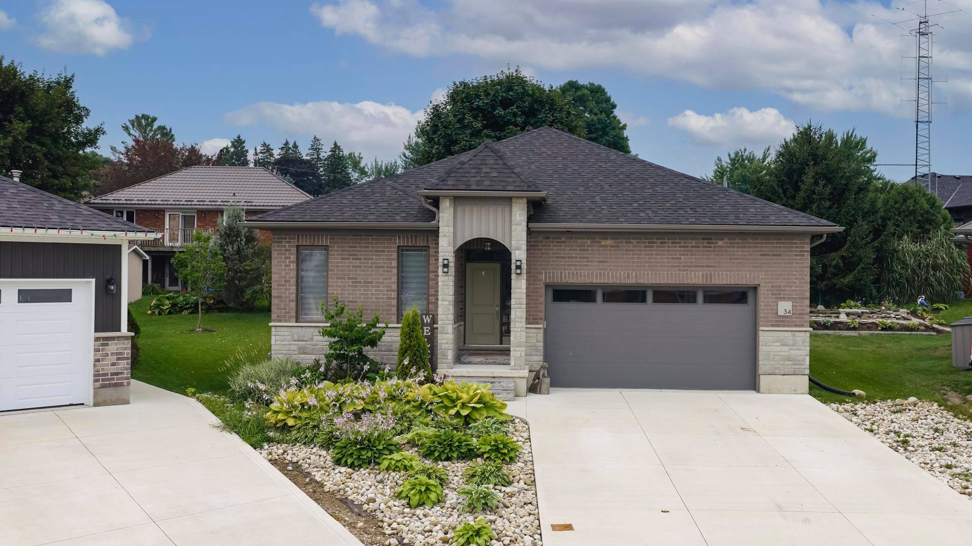 Perth East, ON N0K 1M0,34 Yost CT