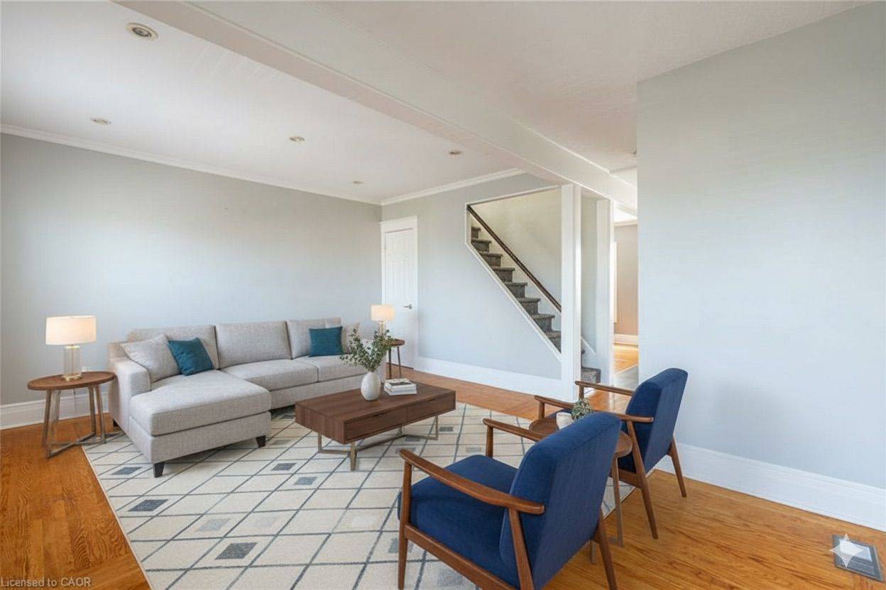 Hamilton, ON L8L 6Y6,39 Connaught AVE N #Upper