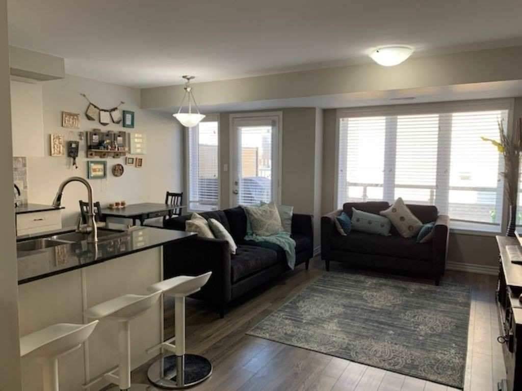 Kitchener, ON N2R 0L7,36 Daylily LN