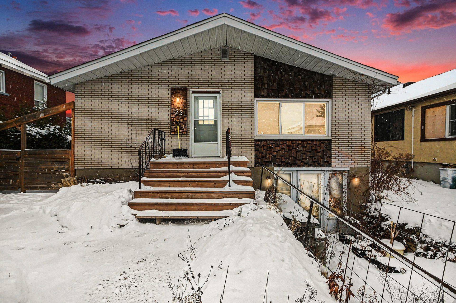 Hunt Club - South Keys And Area, ON K1V 6W4,1221 Kitchener AVE #A