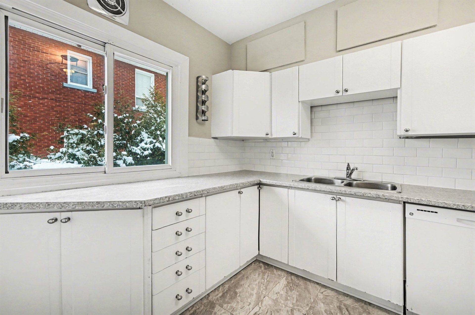 Hunt Club - South Keys And Area, ON K1V 6W4,1221 Kitchener AVE #A