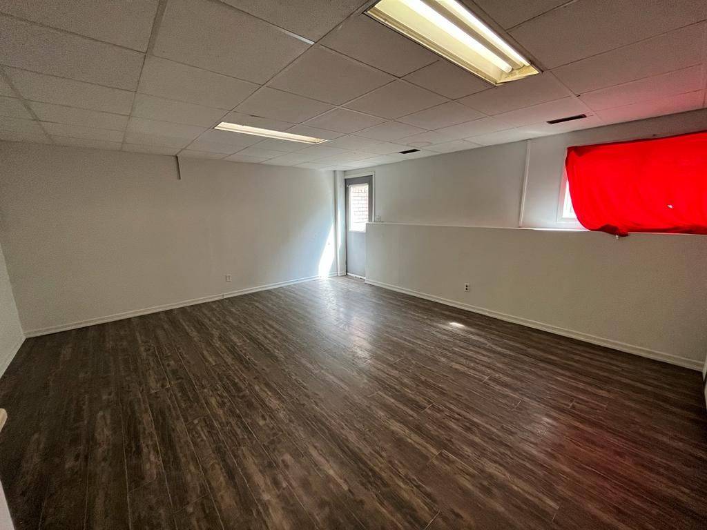 Welland, ON L3C 7A2,38 Mayfair DR #BSMT