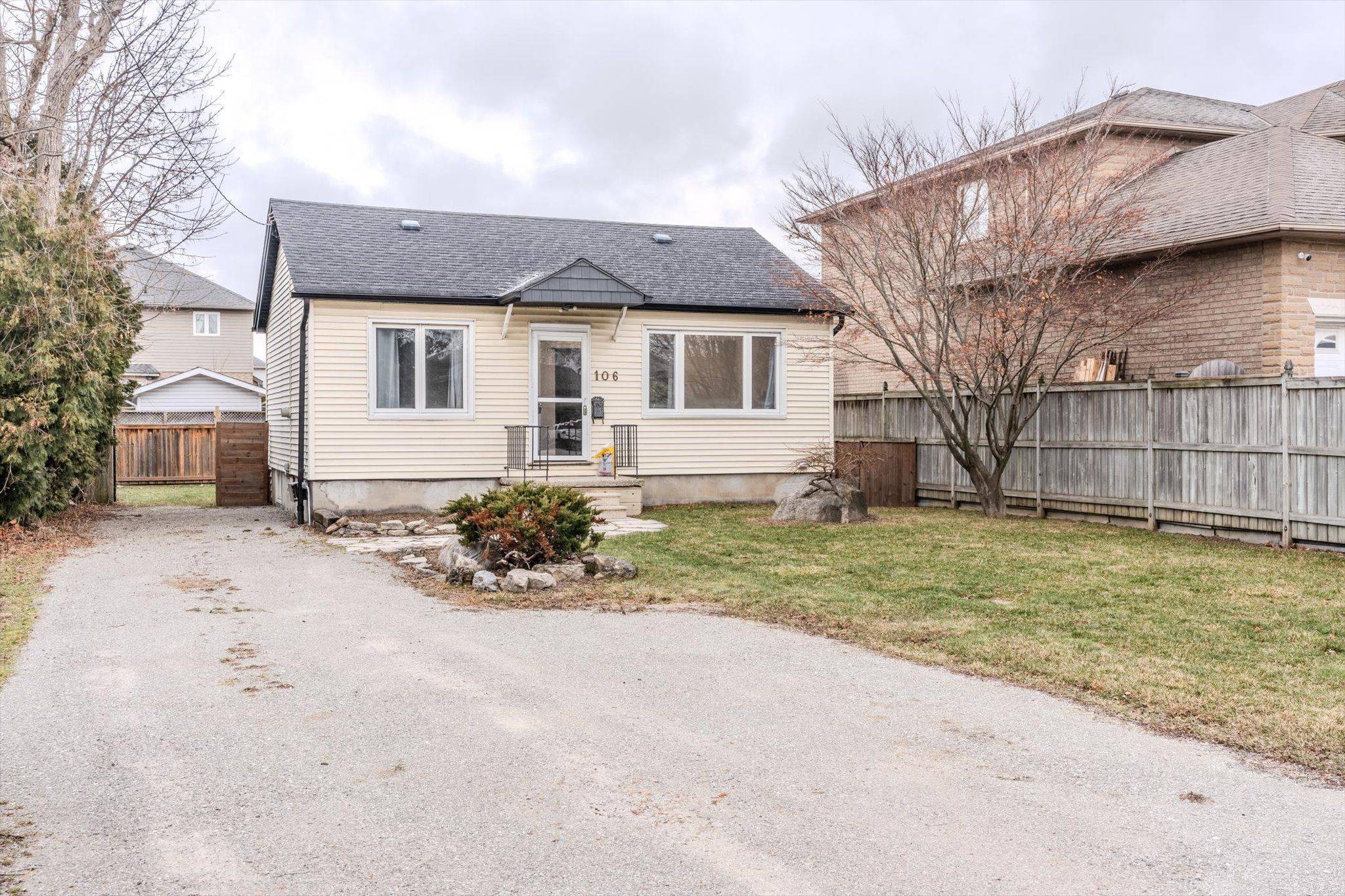 Hamilton, ON L8W 1C8,106 Eleanor AVE