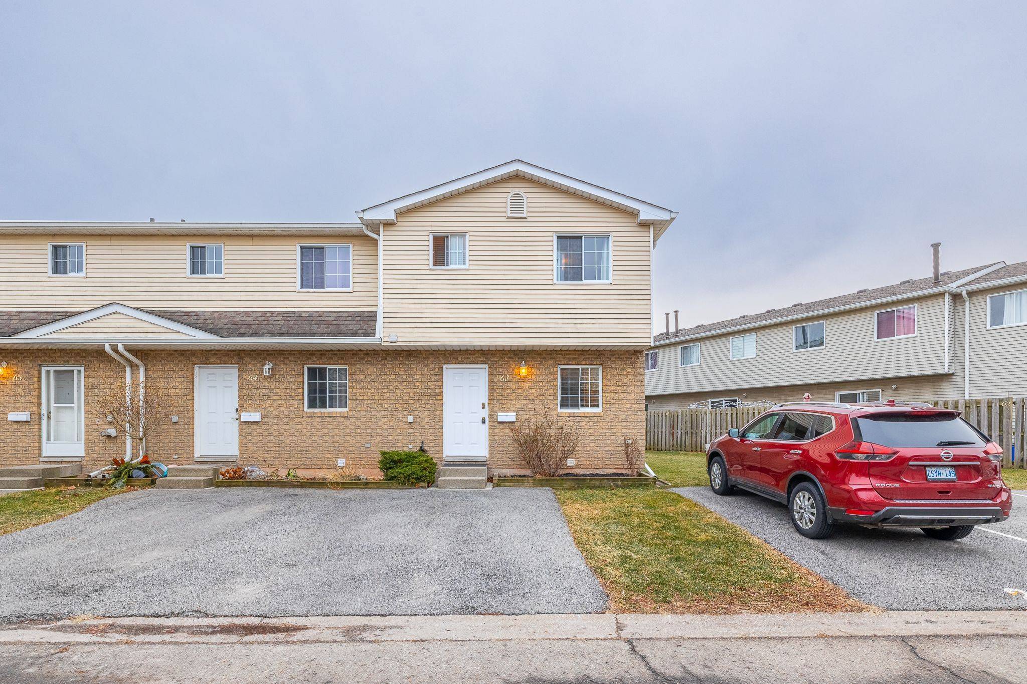Niagara Falls, ON L2H 2X6,8136 Coventry RD #63