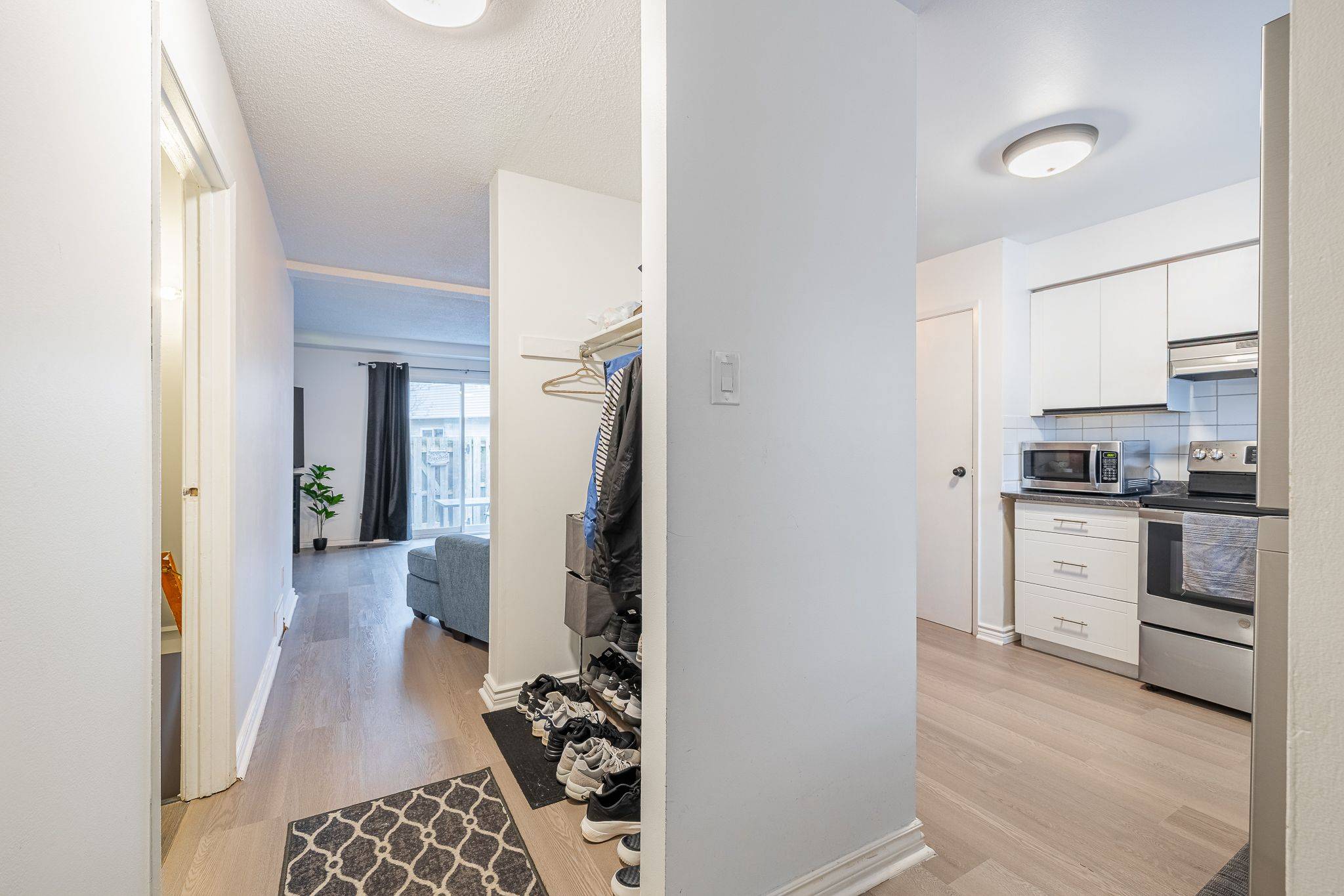 Niagara Falls, ON L2H 2X6,8136 Coventry RD #63