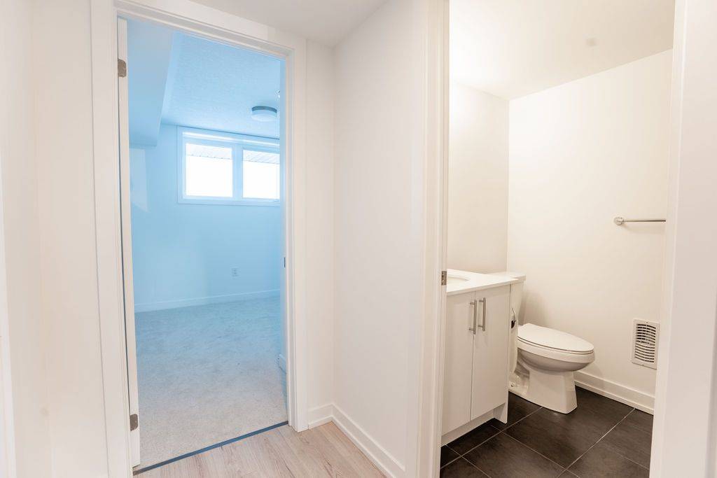 Centre Wellington, ON N1M 0L7,940 ST. DAVID ST N #49