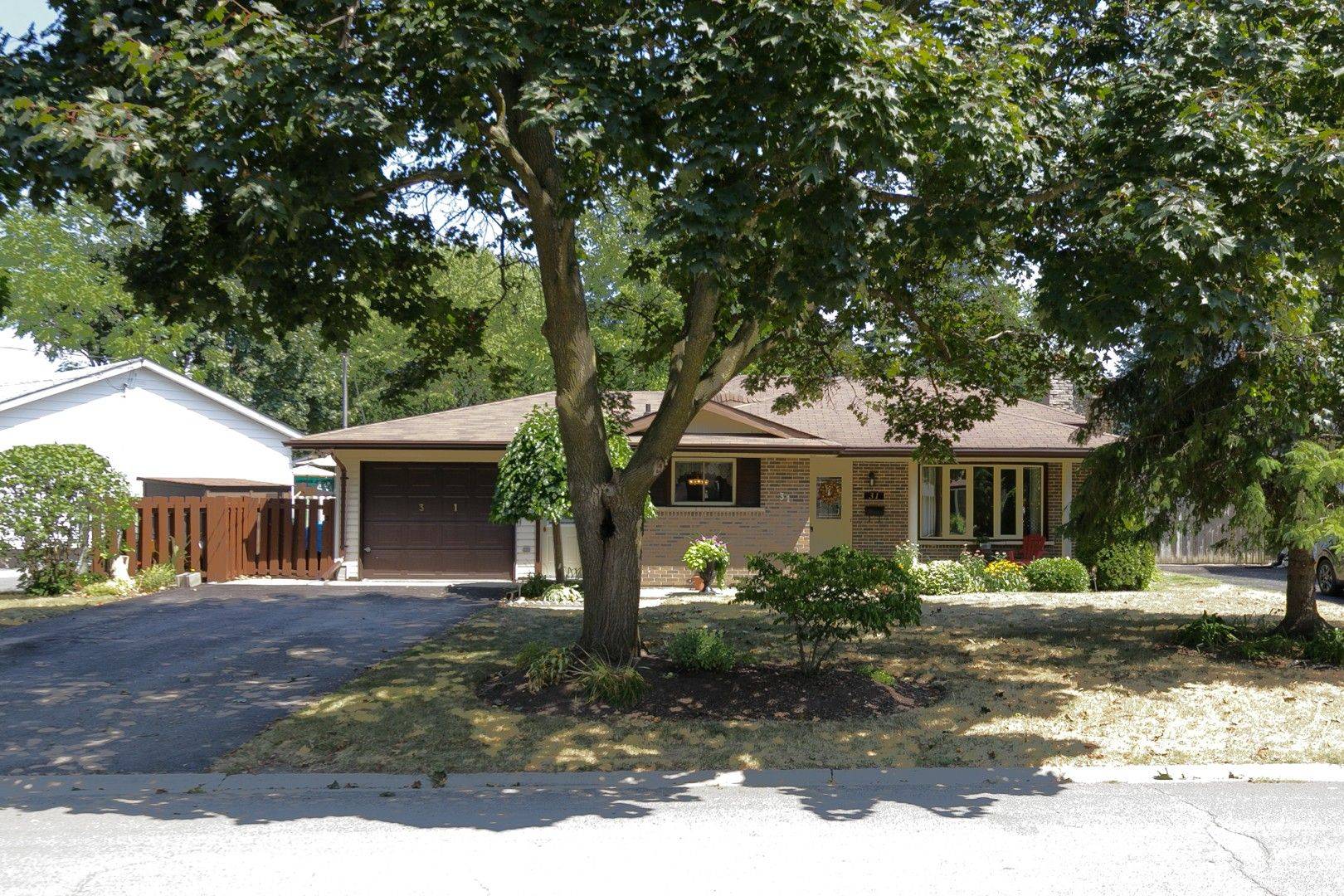 Belleville, ON K8P 4L2,31 Lexington CRES