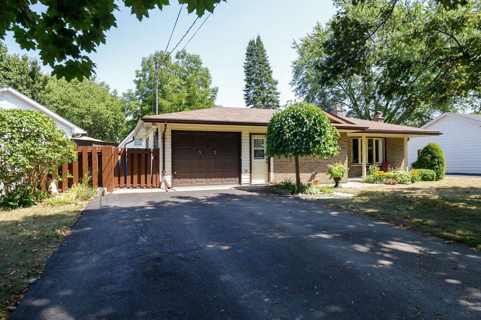 Belleville, ON K8P 4L2,31 Lexington CRES