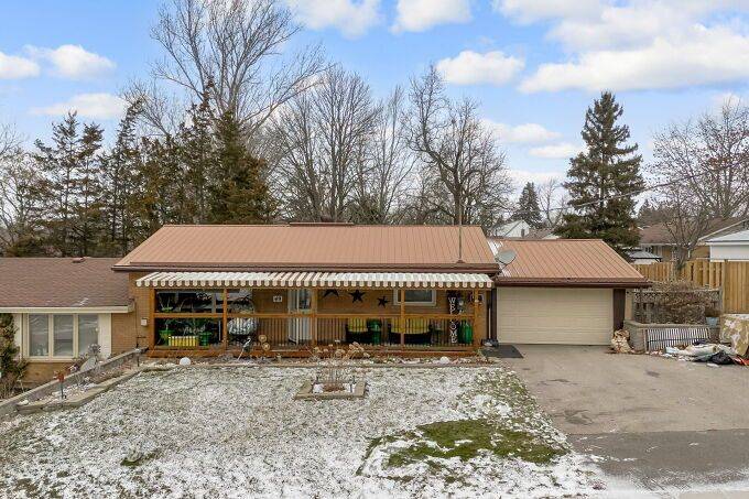 Norfolk, ON N3Y 1A3,49 Parker DR