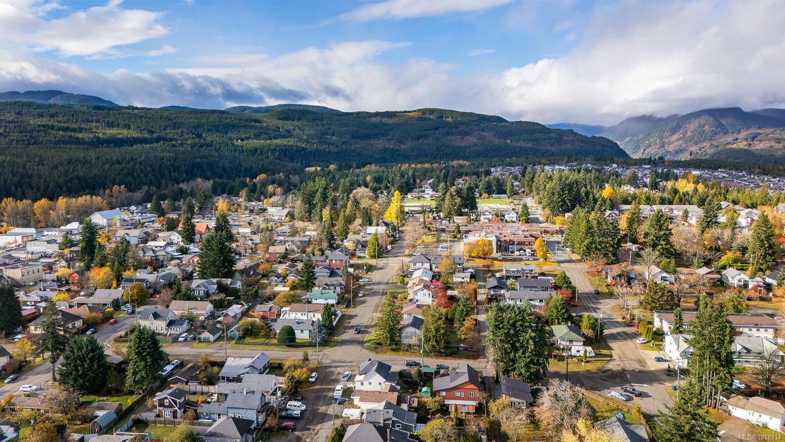 Cumberland, BC V0R 1S0,3328 Third St