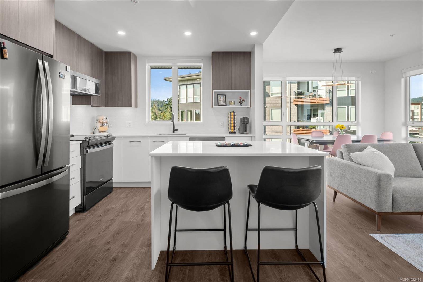 Langford, BC V9B 0W8,920 Reunion Ave #444