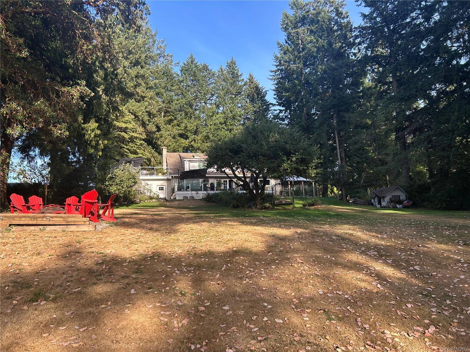 Saanich, BC V8Y 1W4,5182 Santa Clara Ave