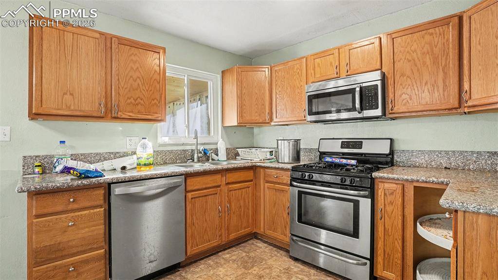 Colorado Springs, CO 80911,527 Syracuse ST