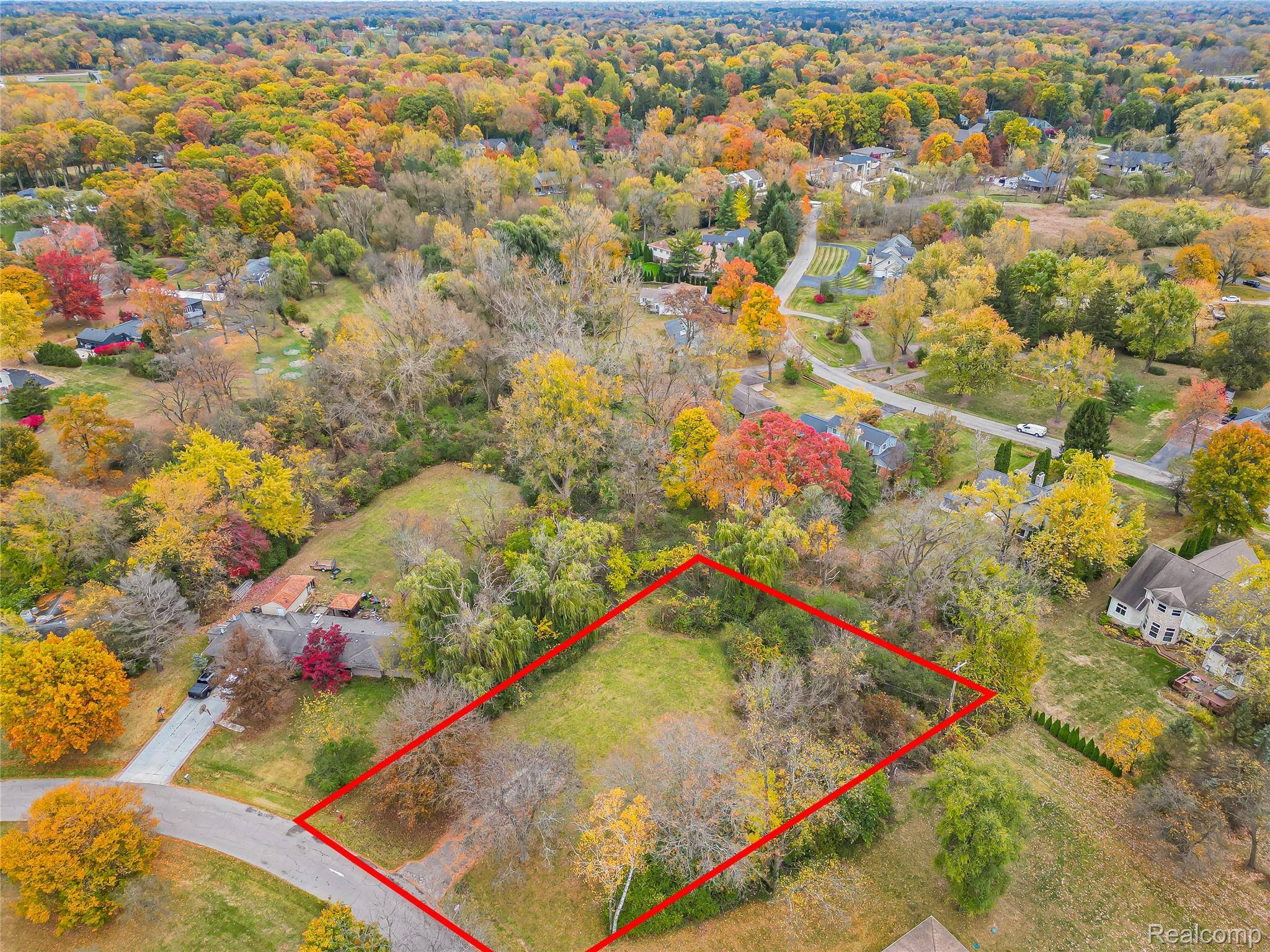 Bloomfield Hills, MI 48302,3435 Devon Brook DR