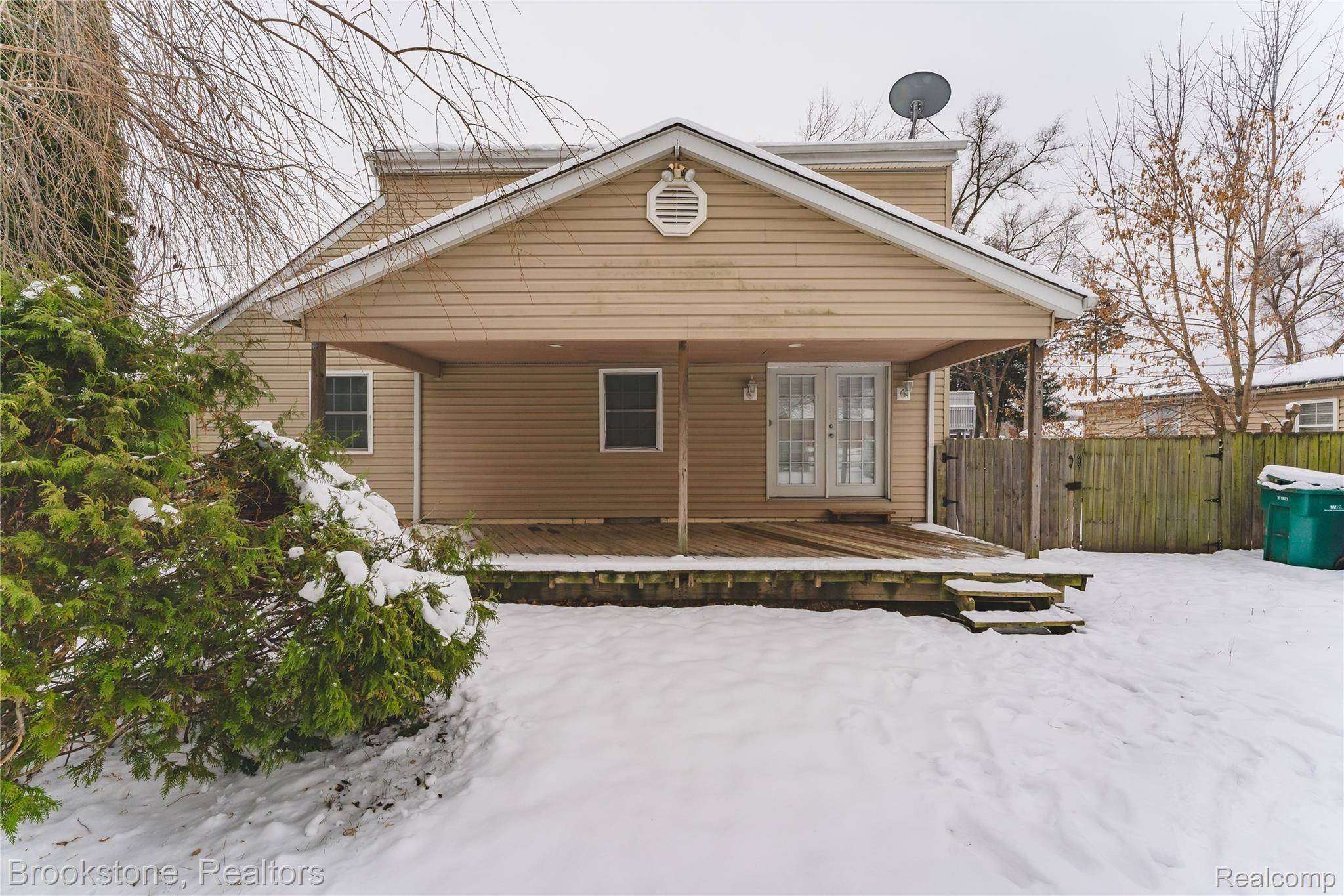 Waterford, MI 48328,2961 Chrysler AVE