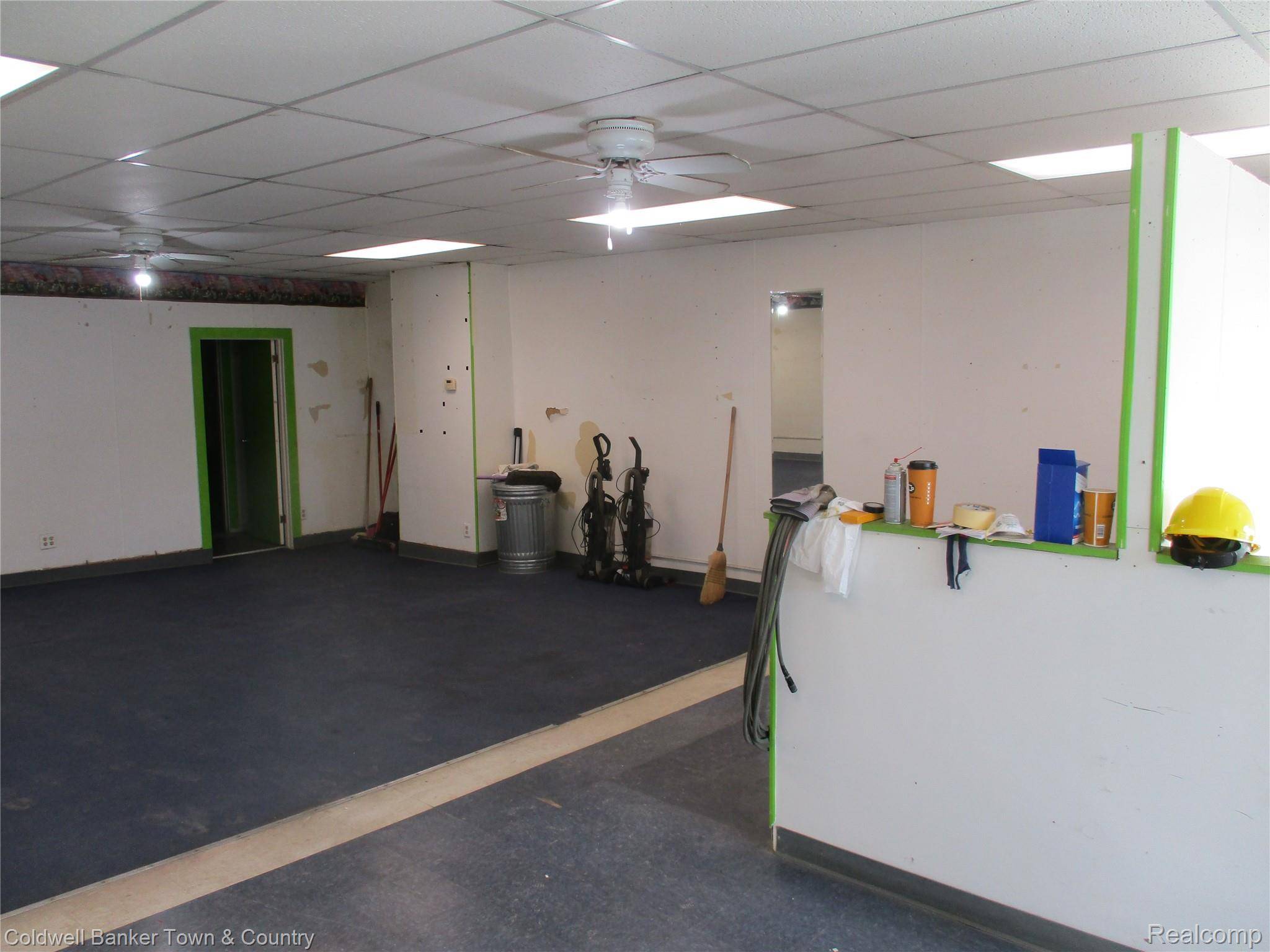 Owosso, MI 48867,910 W Main ST