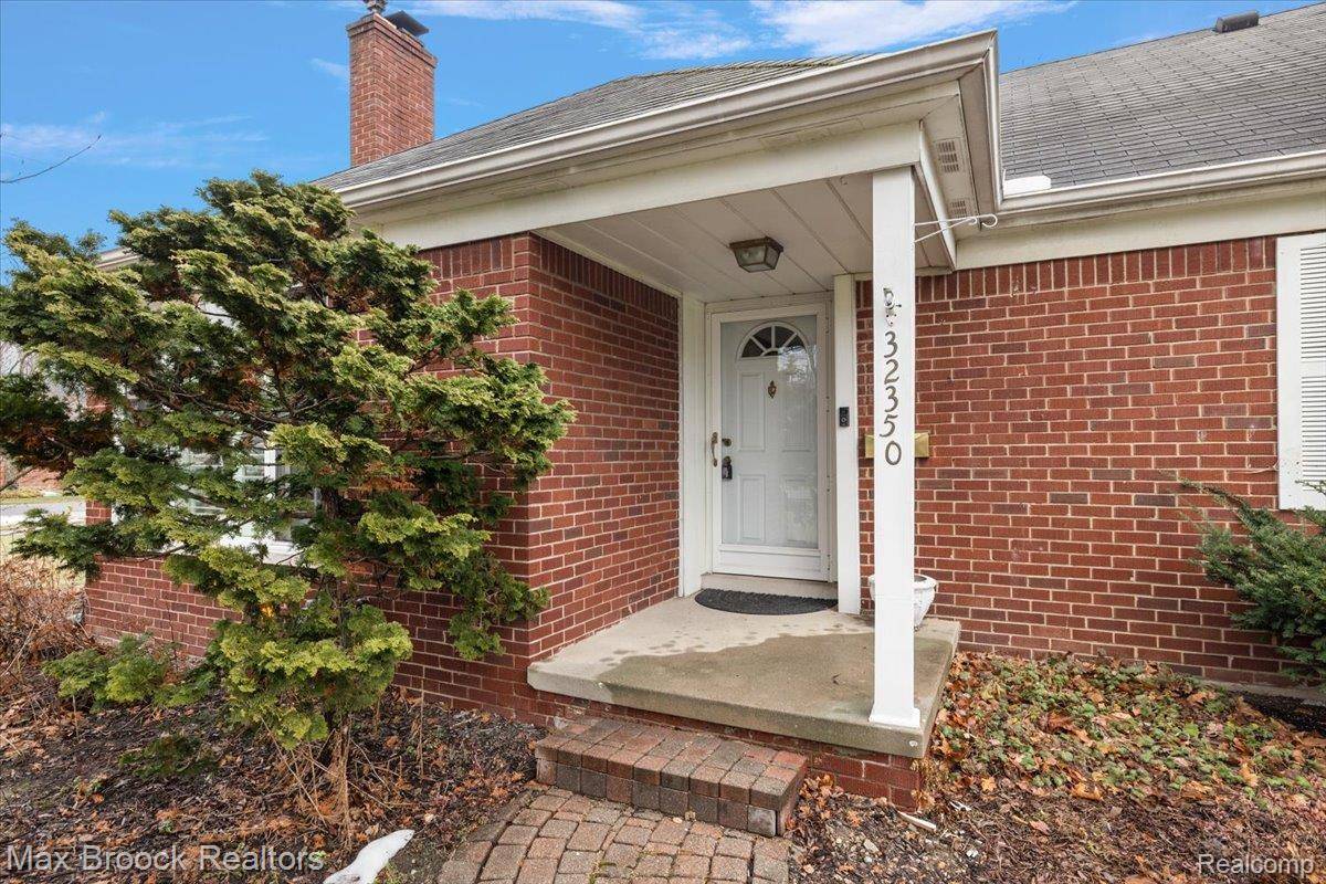 Beverly Hills, MI 48025,32350 Sheridan DR