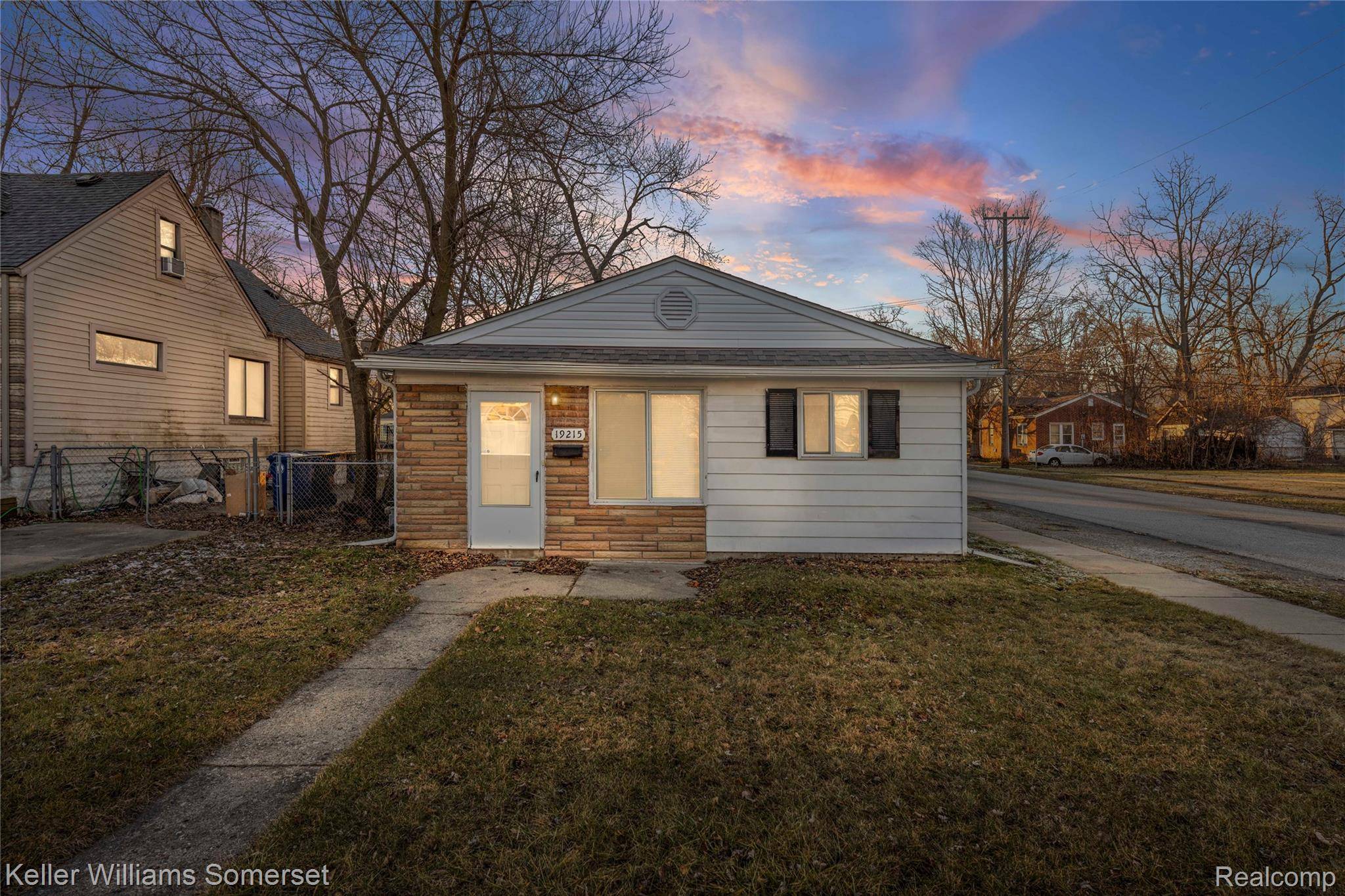 Redford, MI 48240,19215 Centralia