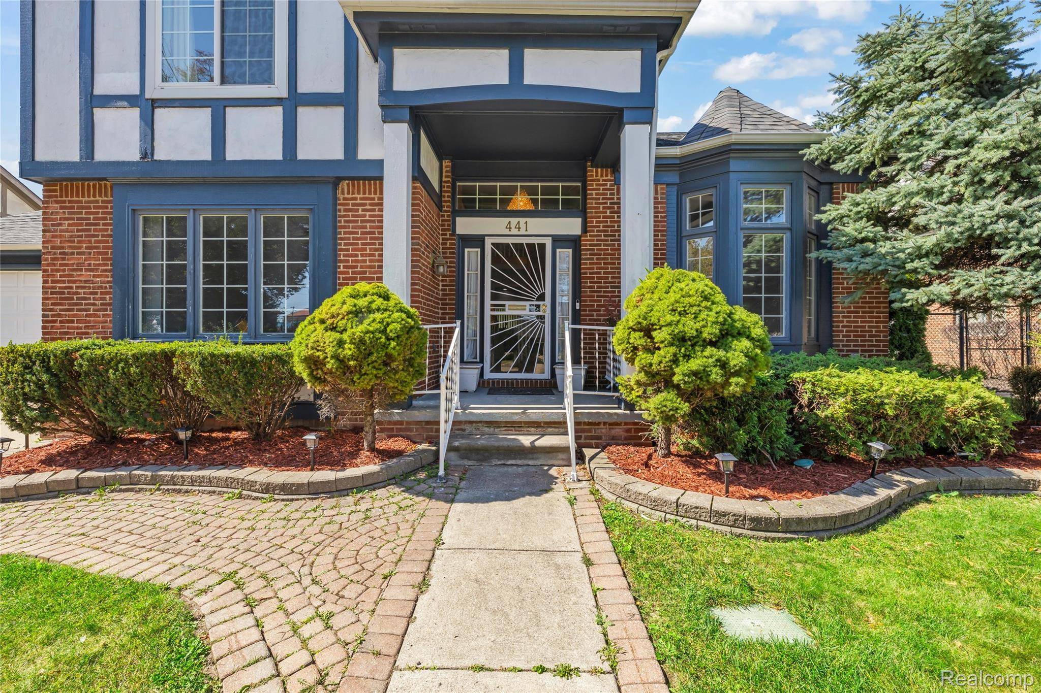 Detroit, MI 48214,441 Parkview Drive DR