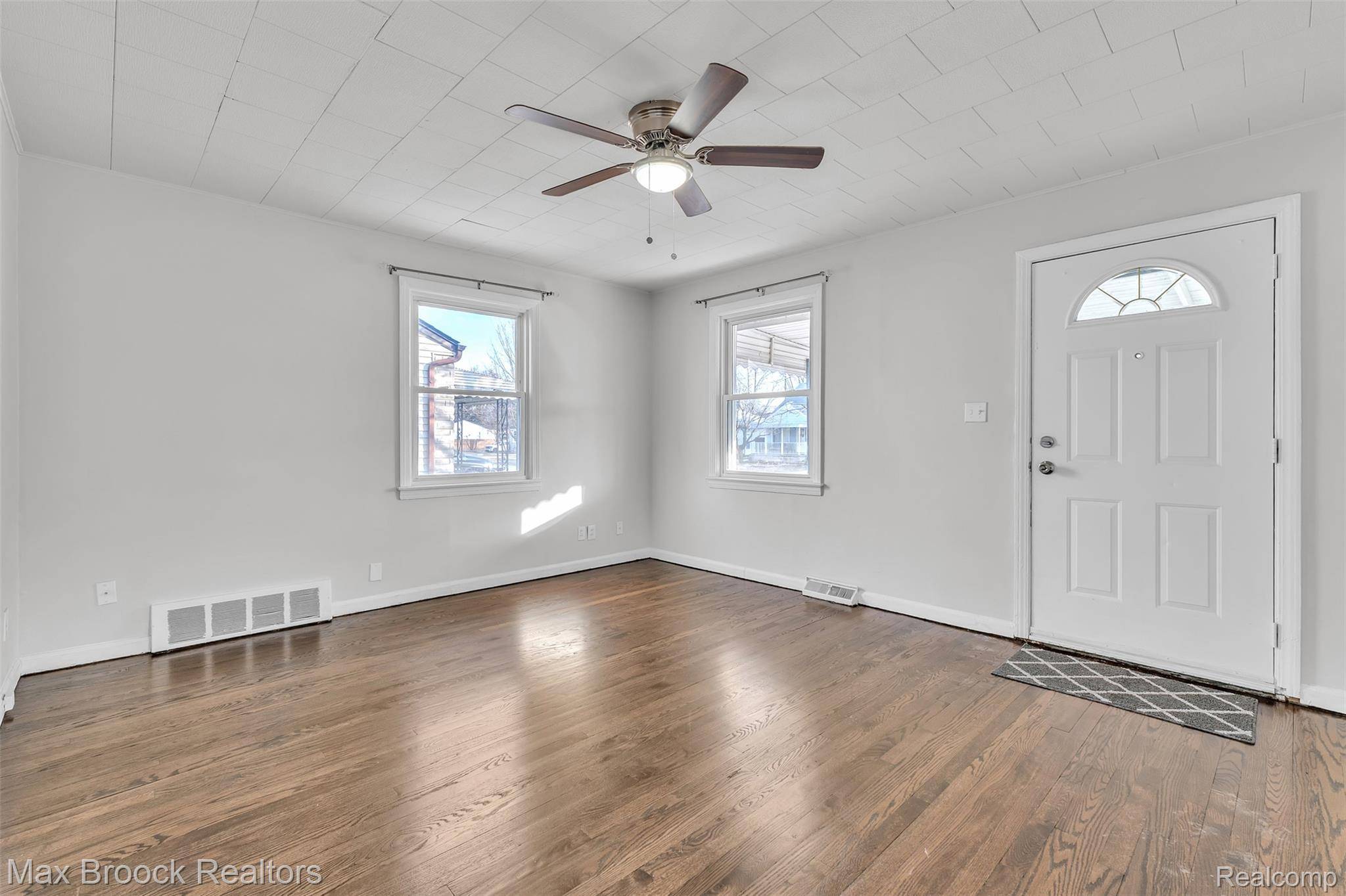 Southgate, MI 48195,13680 Agnes ST