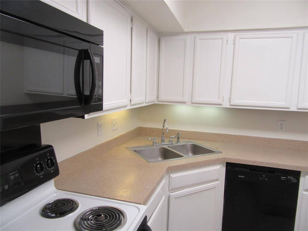 Dallas, TX 75248,15151 Berry Trail #908