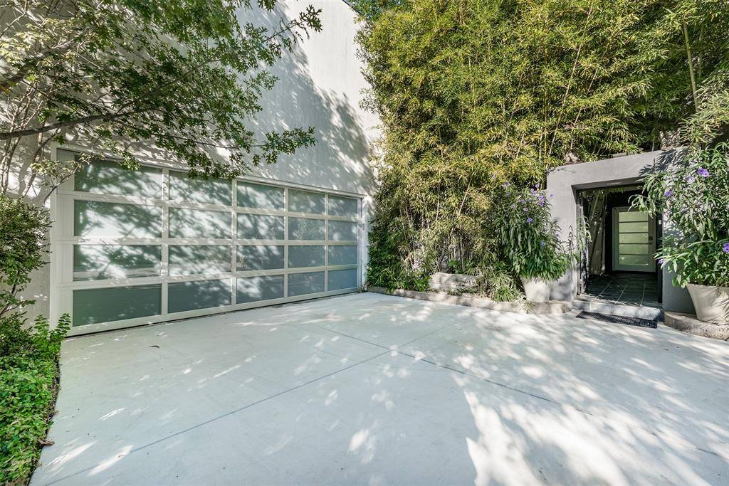 Dallas, TX 75229,10406 Crestover Drive