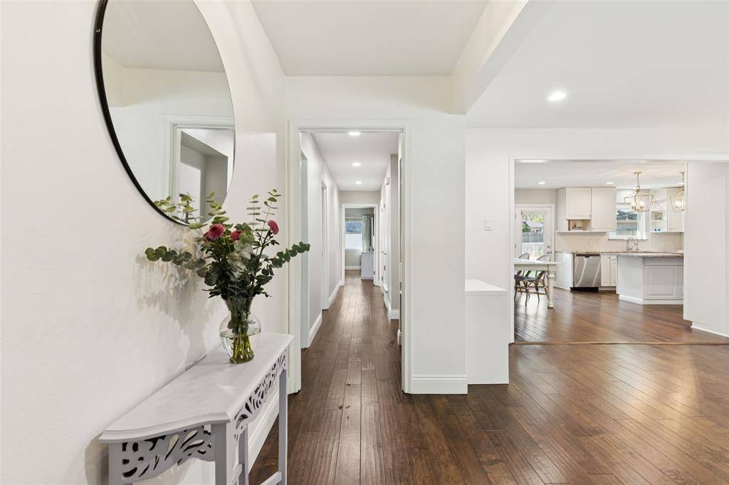 Dallas, TX 75238,10626 Larchfield Lane