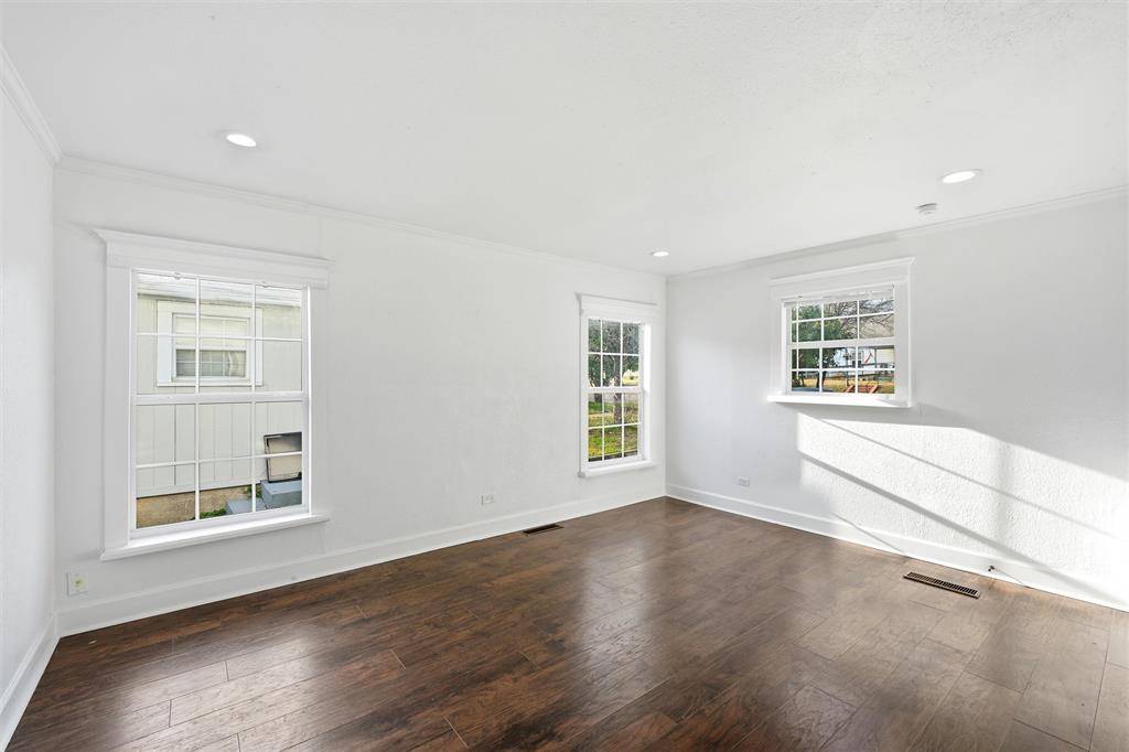 Waco, TX 76708,2712 Live Oak Avenue