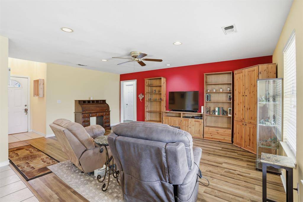 Howe, TX 75459,921 Calder Street