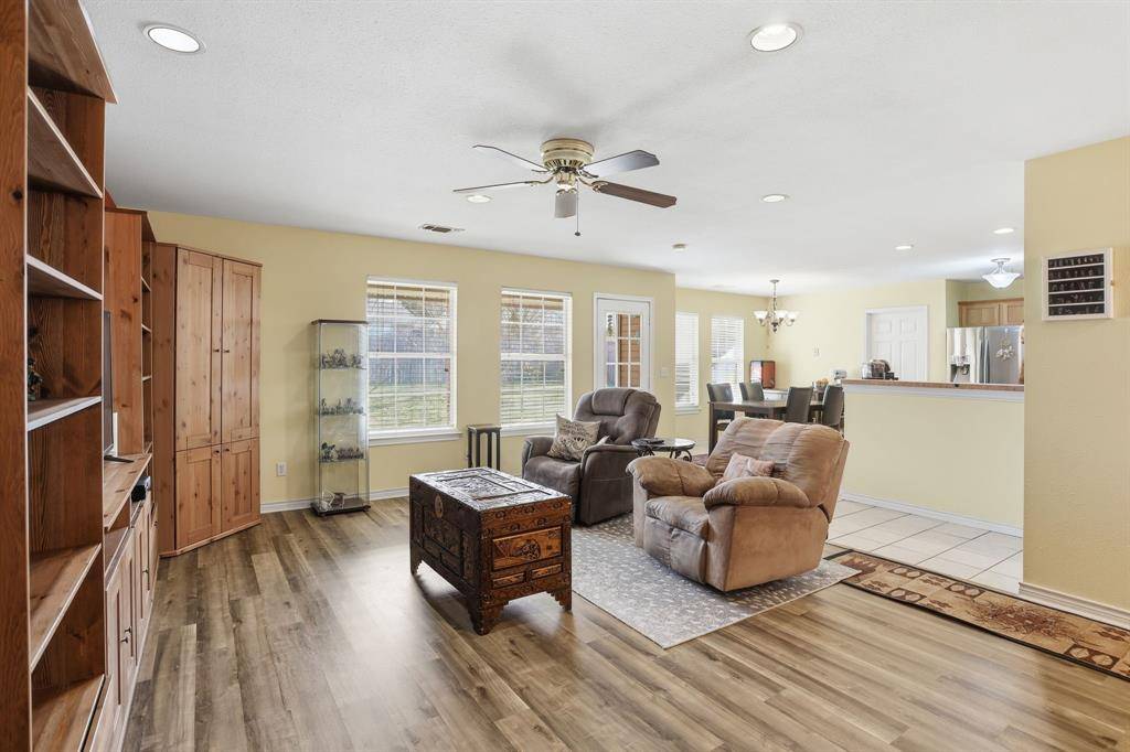 Howe, TX 75459,921 Calder Street