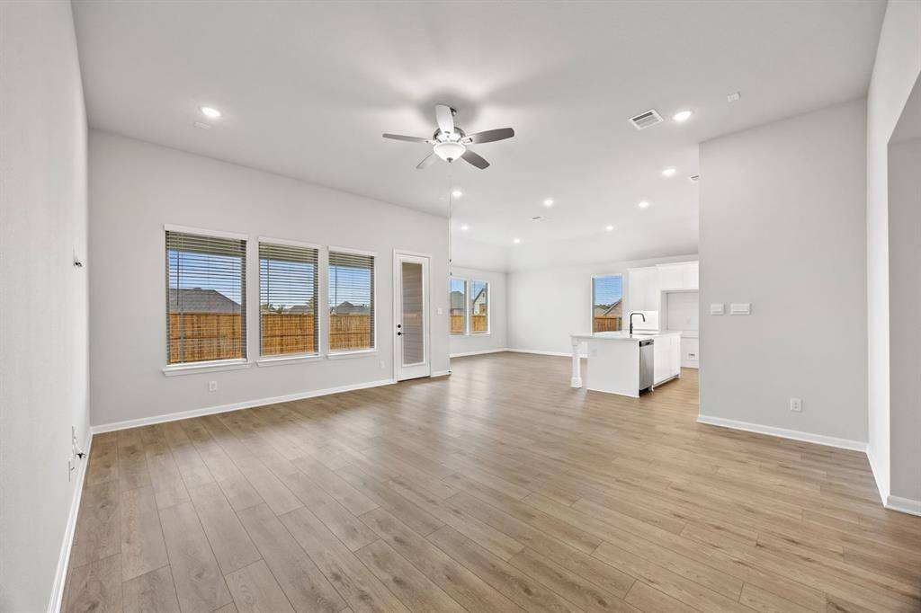 Van Alstyne, TX 75495,1507 Red Clover Avenue