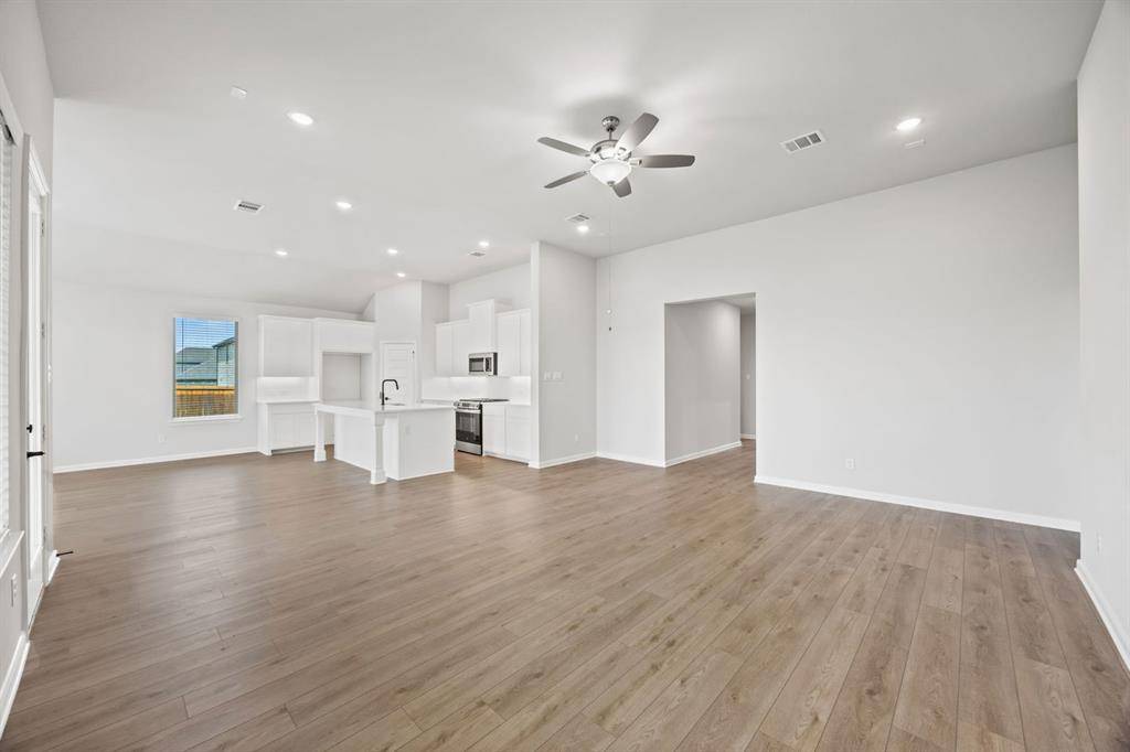 Van Alstyne, TX 75495,1507 Red Clover Avenue