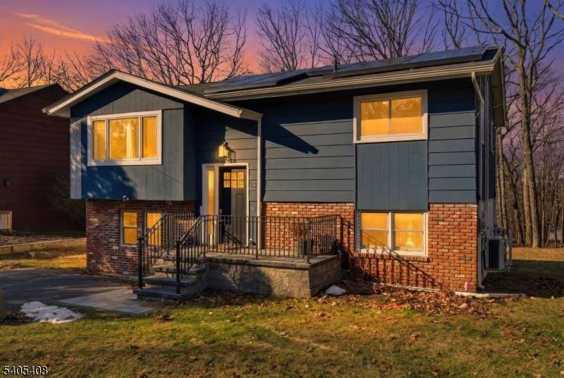 Hopatcong Boro, NJ 07843,12 Hobart Trl