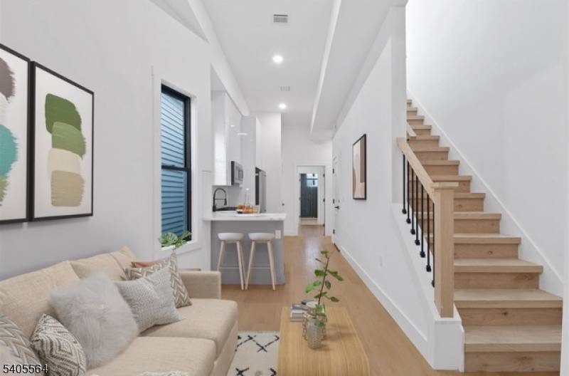 Jersey City, NJ 07307,291 New York Ave #4