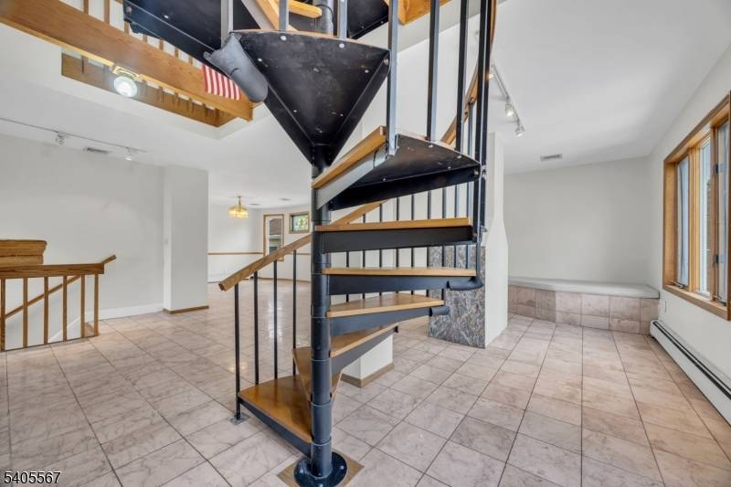 Roselle Park Boro, NJ 07204,128 E Colfax Ave #2