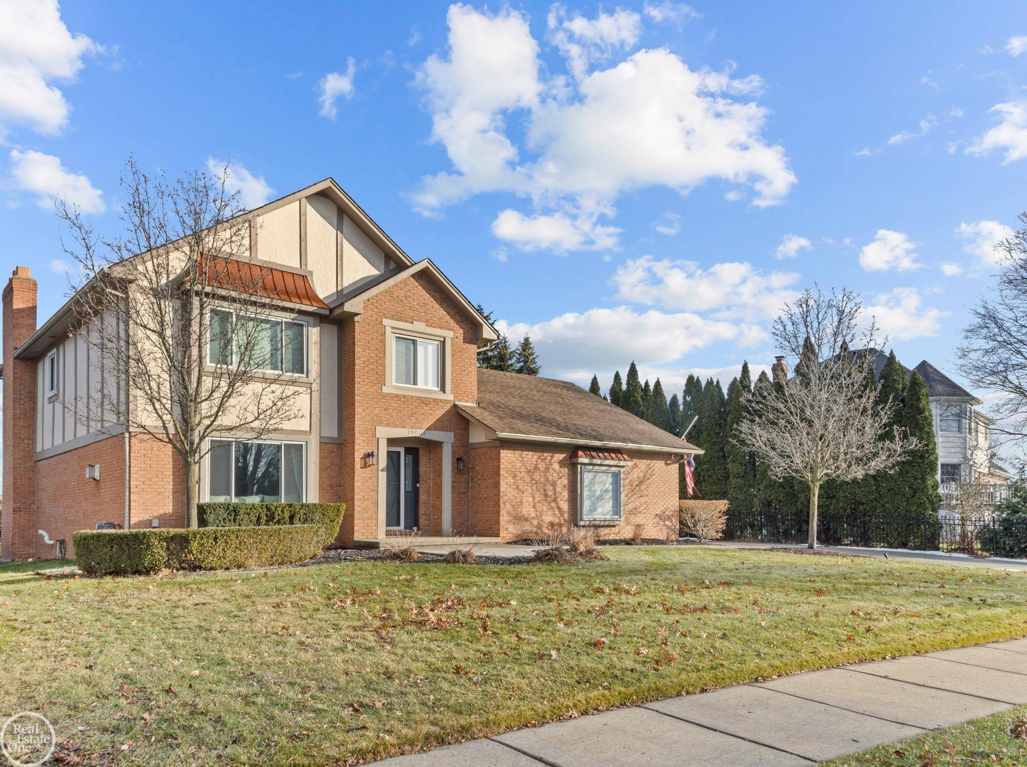 Sterling Heights, MI 48313,39008 Mallorn DR